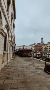 Terrazas, preguntar antes de sentarse.Tips para viajar a Italia: qué hacer y qué no hacer en tu primer viaje